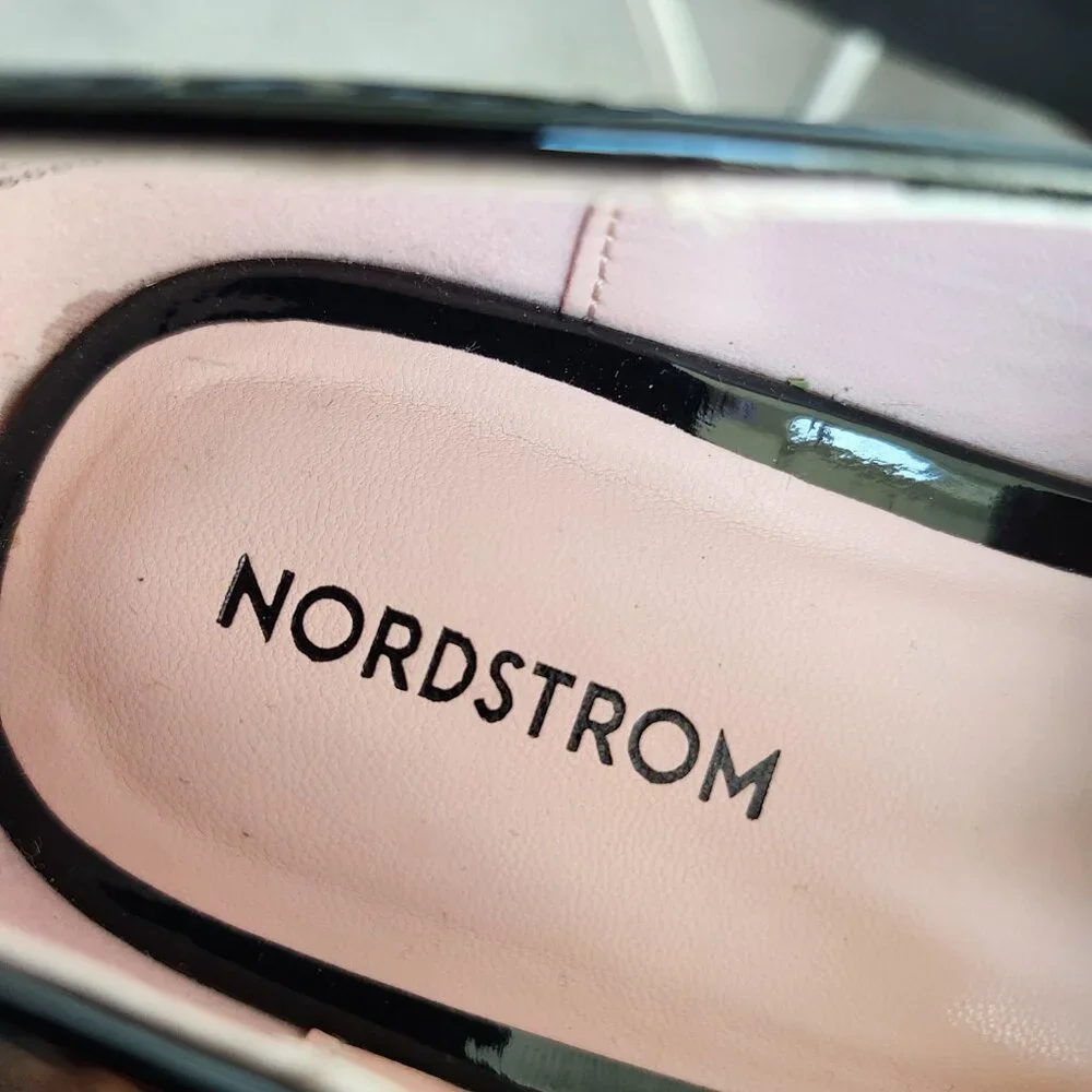 NORDSTROM Kids Katie Black Patent Leather Loafers, Size One Medium.